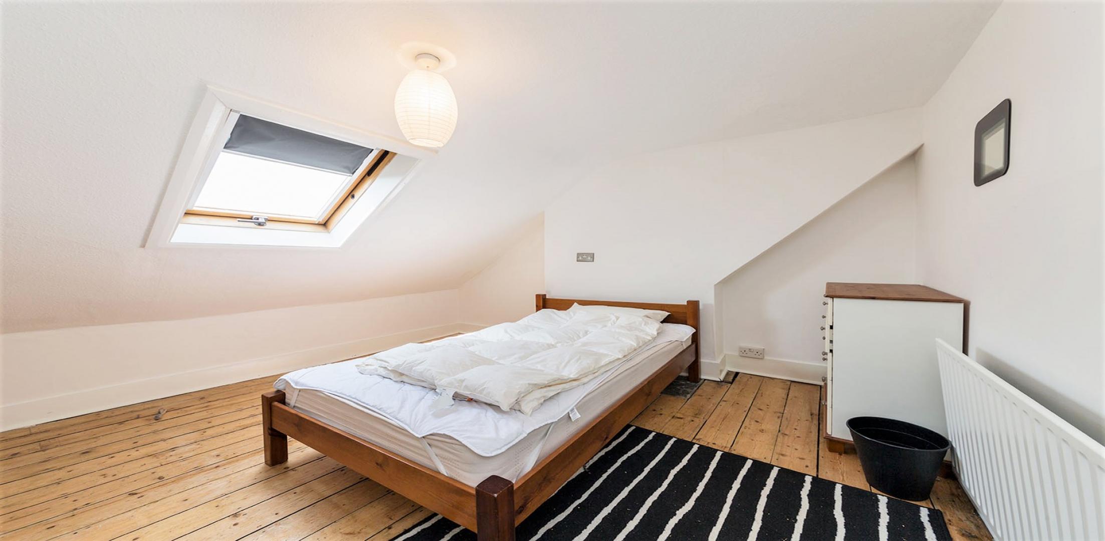 			Studio Apartment, 1 bath, 1 reception Flat			 Ravenshaw Street, WEST HAMPSTEAD